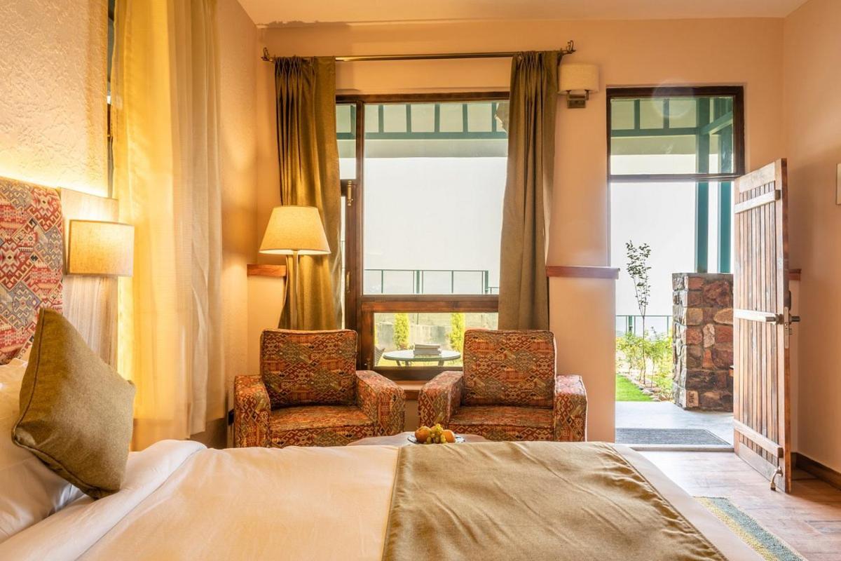 Tiaraa Jujurana Resort T Pathyar المظهر الخارجي الصورة